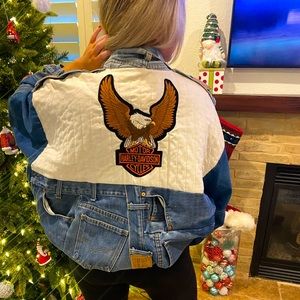 One of a kind *VINTAGE* cool AF Levi’s/Harley Davidson cropped denim jacket